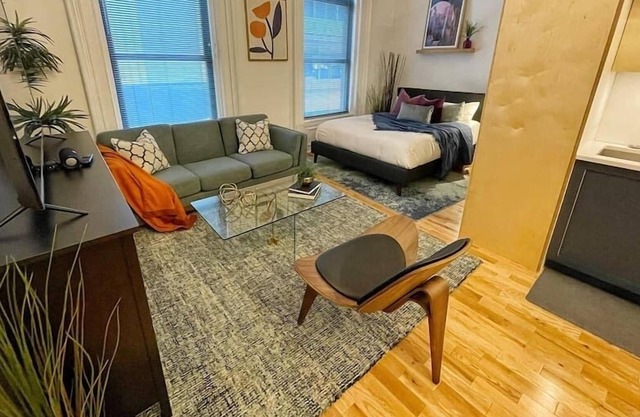#202 · Yale area-gorgeous, modern studio w/loft #202