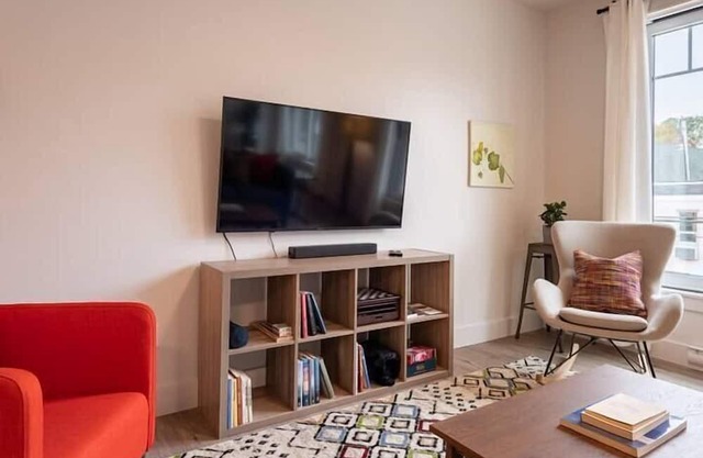 203 - Main Street 2-bed Wolfville Suite with City