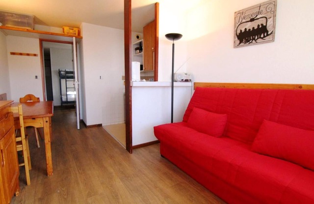 210m from shops, 3rd floor, balcony, tv, ski locker, 30m², Alpe d'Huez