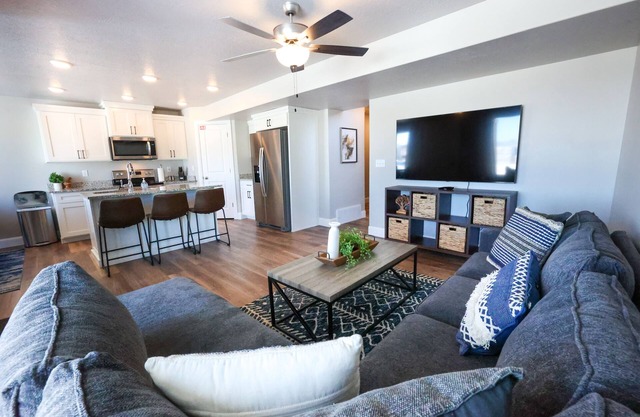 Townhome Sleeps Garden City 