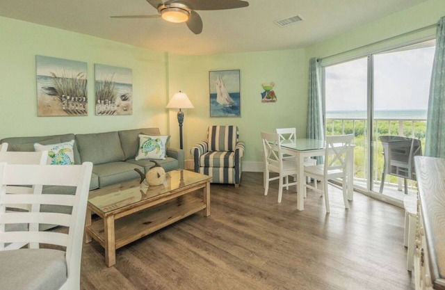 2405 Ocean Pointe Suites