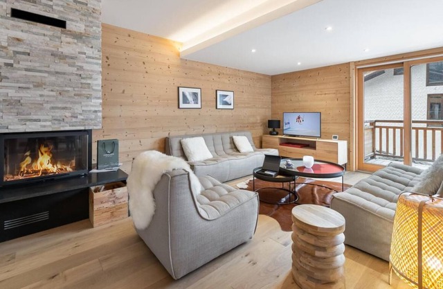 Ski Slopes Sauna Terrace Fireplace Stove Locker 