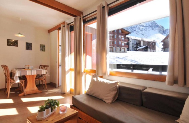 Foot Of The Slopes Ski Locker 