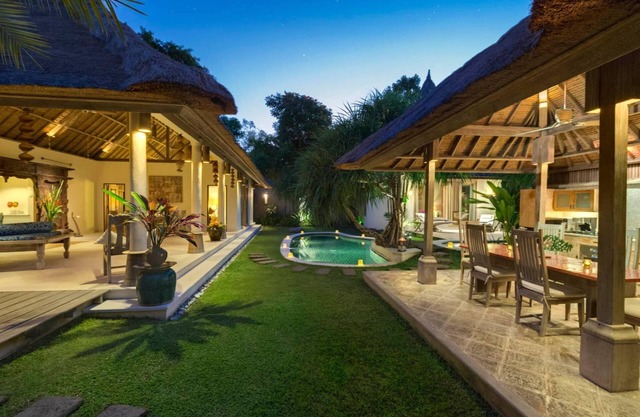 2BR Private Pool Villa-Minutes from Seminyak Beach