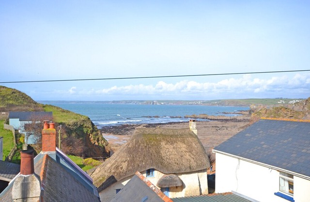 3 Armada House - Three Bedroom House, Sleeps 6