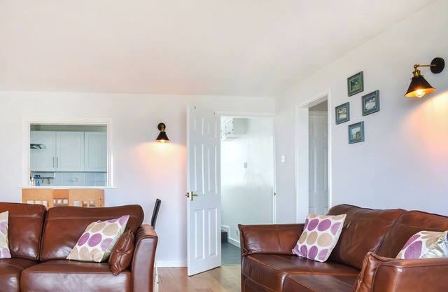 Accommodation Cemaes Bay 
