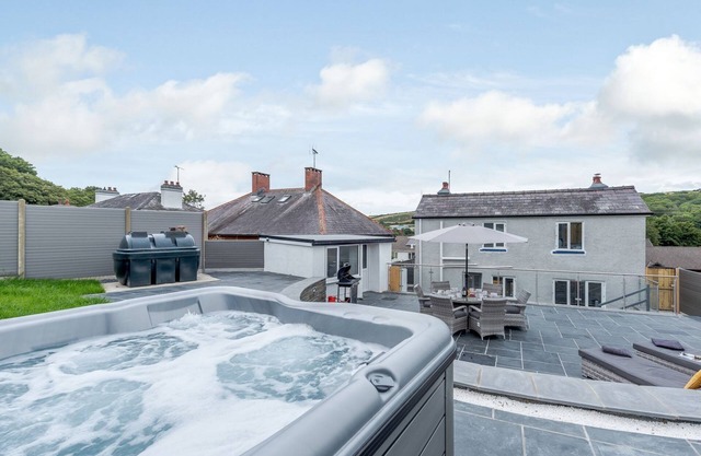 3 bedroom accommodation in Aberaeron