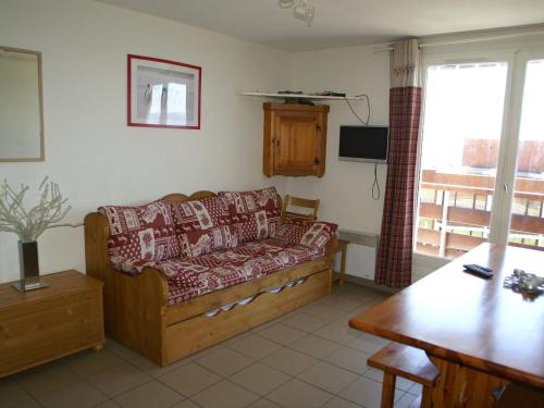 3 pièces au pied des pistes avec balcon, 2 chambres - FR-1-557-23