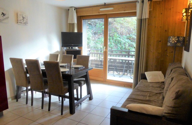 3-room apartment, 6 people, balcony, pets allowed