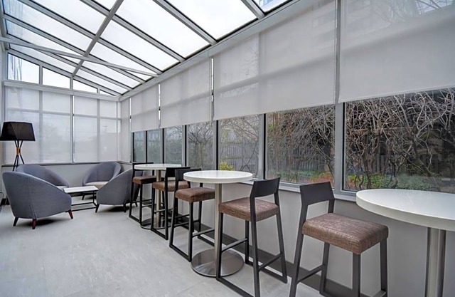 3-Star Hotel ∙ Hampton Inn NY-JFK