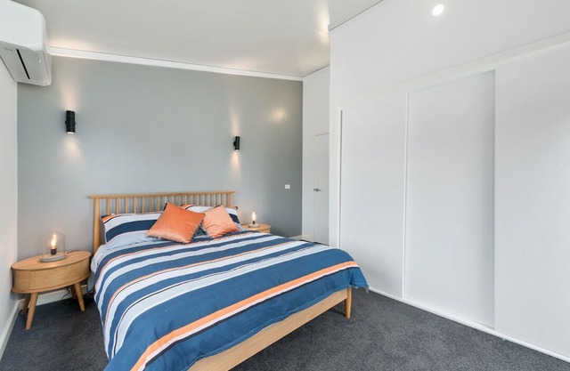 3 WISE MONKEYS, MANSFIELD