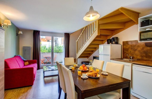 300m from resort center, fitness, swimming pool, parking, tv, ski locker, 40m², La Féclaz