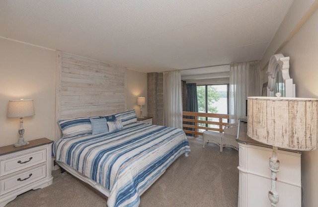 304C - Lakefront One Bedroom Condo with Fireplace & Balcony!