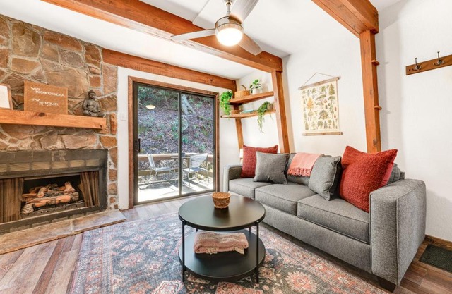 Blue Ridge Village Banner Elk 