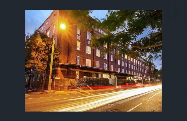 312 south car park 85 · Classic Woolstore river views apartment