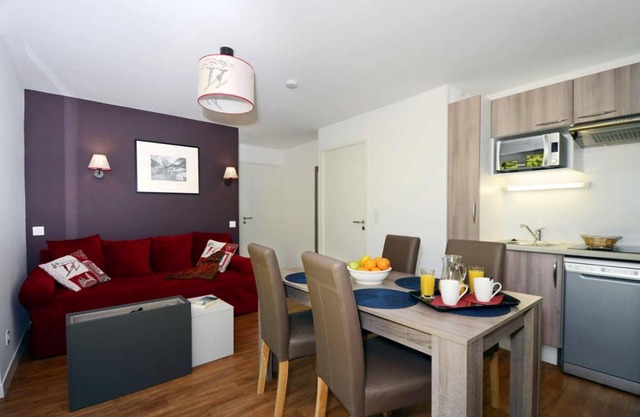 Foot Of The Slopes Swimming Terrace 