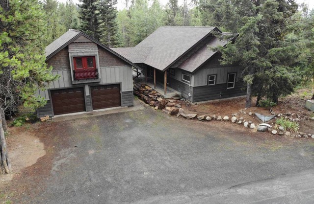 390 m² Cabin ∙ 4 bedrooms ∙ 20 guests