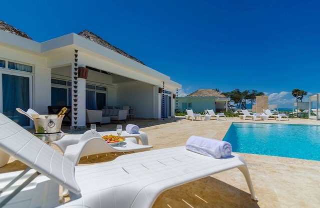 Villa Beach Golf Cart 