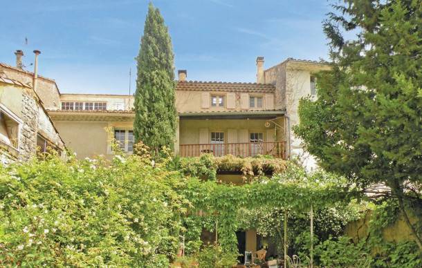 4 bedroom accommodation in St Didier