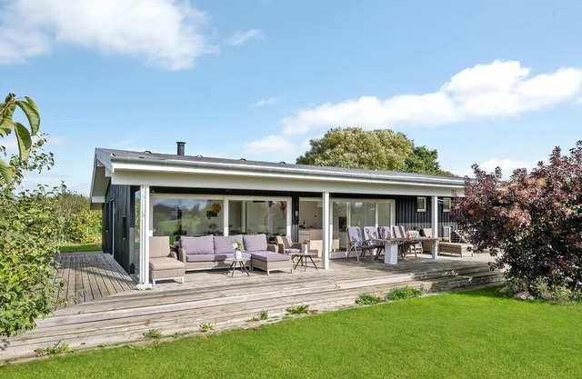 4 bedroom accommodation in Føllenslev