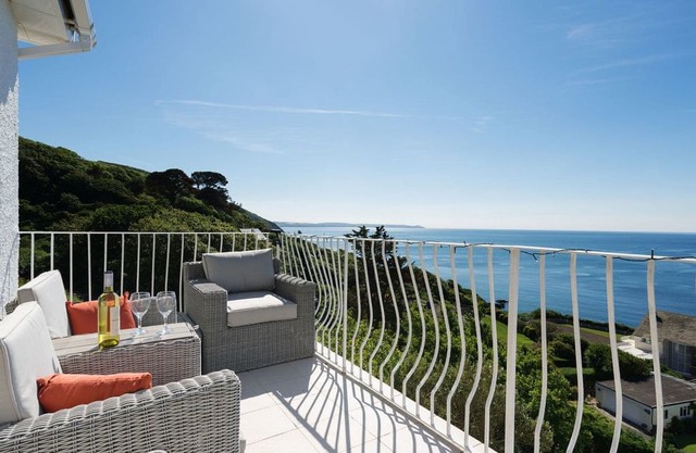 4 bedroom accommodation in Downderry