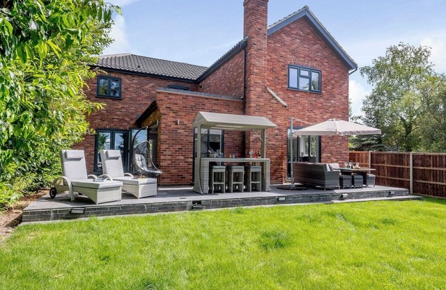 4 bedroom accommodation in Horning