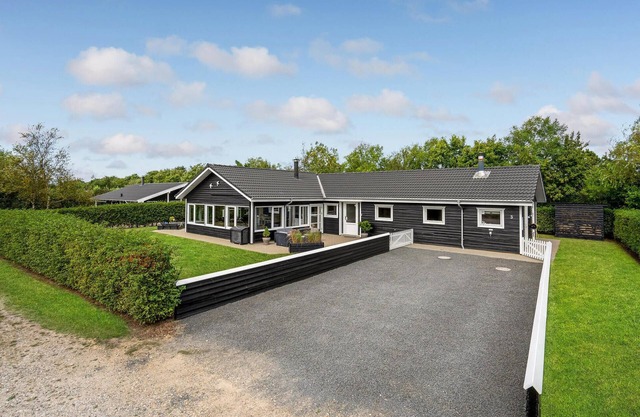 4 bedroom cozy home in Hemmet