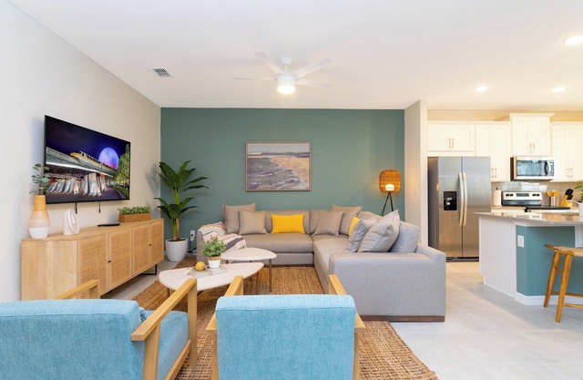 4 Bedrooms, 4.5 bathrooms Townhouse