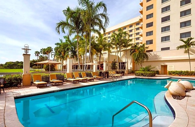 4-Star Hotel ∙ Renaissance Fort Lauderdale West Hotel