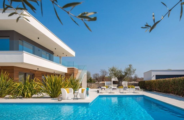 432 m² Villa ∙ 5 bedrooms ∙ 10 guests