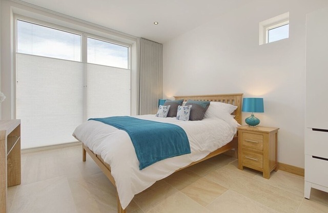 5 Beachdown, CHALLABOROUGH