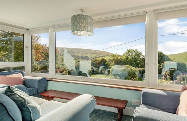 5 bedroom accommodation in West Lulworth, near Swanage