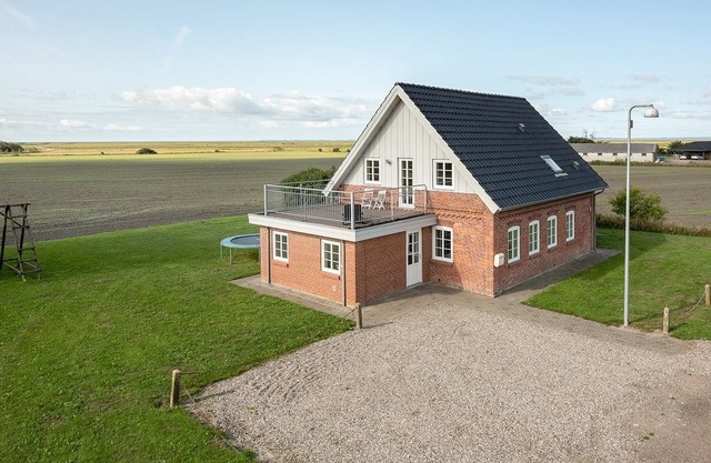 5 bedroom accommodation in Højer