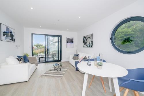 5 Middlecombe - Luxury Apartment at Byron Woolacombe, only 4 minute walk to Woolacombe Beach!