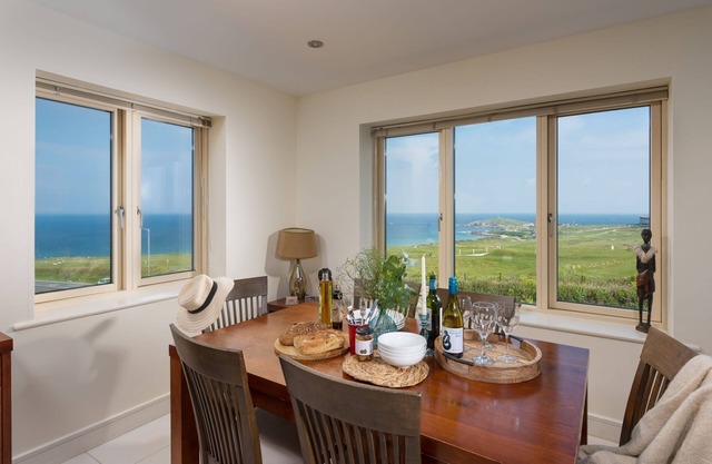 5 The Vista, Newquay - an apartment that sleeps 6 guests in 2 bedrooms