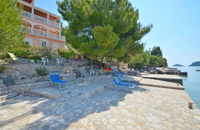 Apartments Dinko 