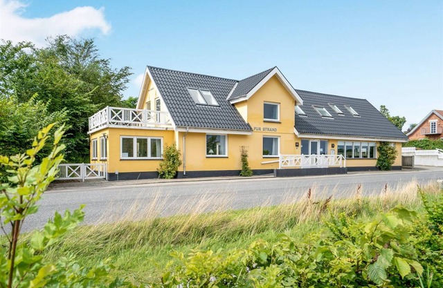 512 m² House ∙ 10 bedrooms ∙ 20 guests