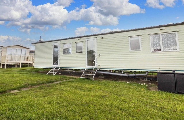 Evergreen B Clacton Sea 