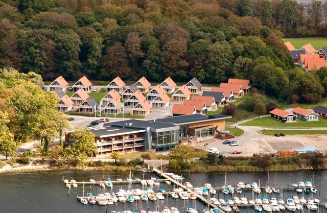 6 person holiday home on a holiday park in Gråsten