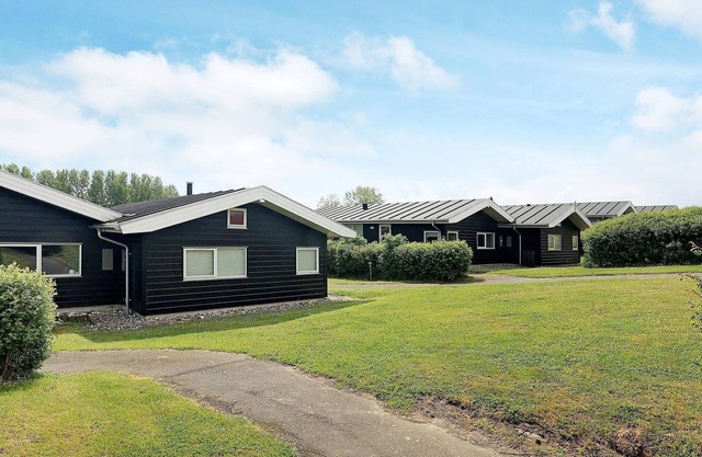 6 person holiday home in Tranekær-By Traum