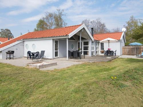 6 person holiday home in Ebeltoft