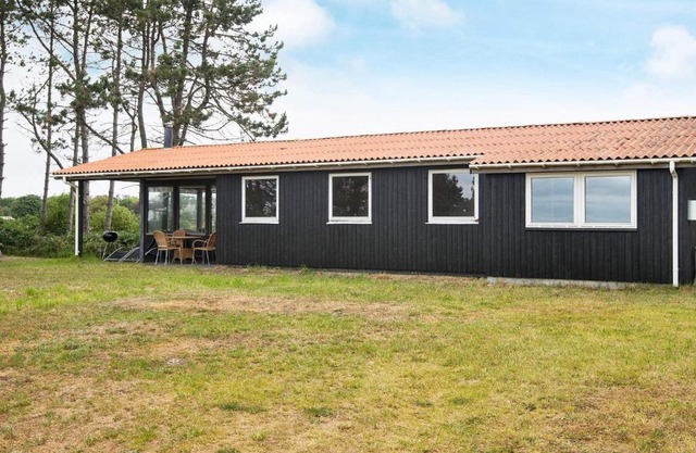 6 person holiday home in Ebeltoft