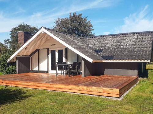 6 person holiday home in Roslev