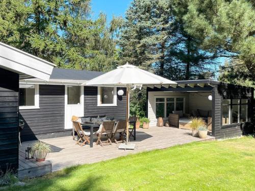 6 person holiday home in Gilleleje-By Traum