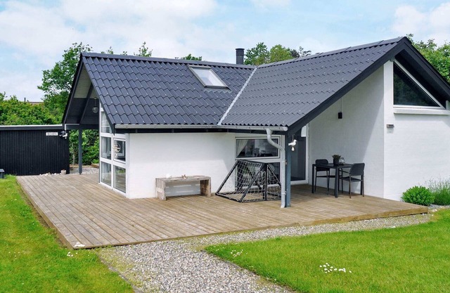 6 person holiday home in Struer-By Traum