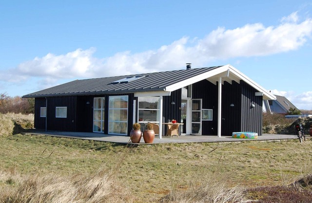 6 person holiday home on a holiday park in Fanø