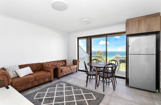 67 South Pacific Crescent - Apartment 2