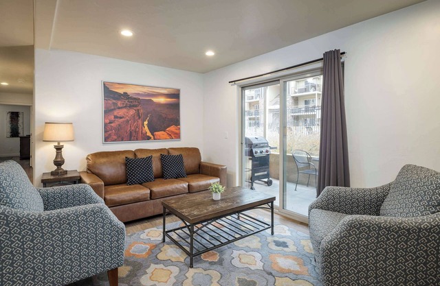 6D Moab RedCliff Condo Pet Friendly Pool and Hot Tub