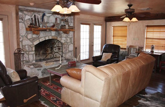 7 Canyons Ranch Lodge Suite 3 Home
