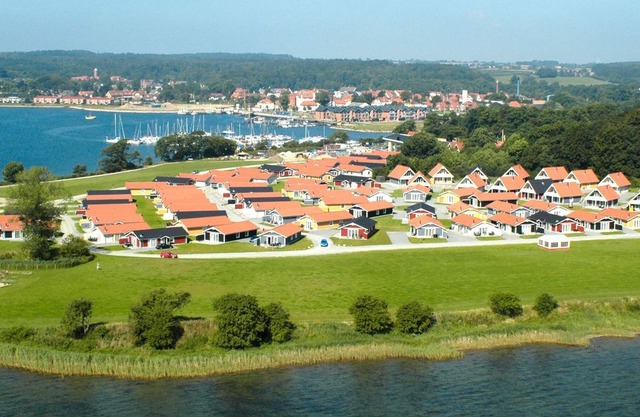 8 person holiday home on a holiday park in Gråsten